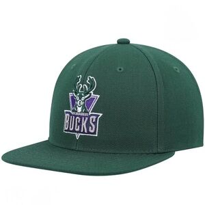 Milwaukee Bucks Mitchell & Ness Hardwood Classics  Green Snapback Hat NBA